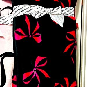 Juicy Couture OVERSIZED SOFT THROW Black with Pink Bows